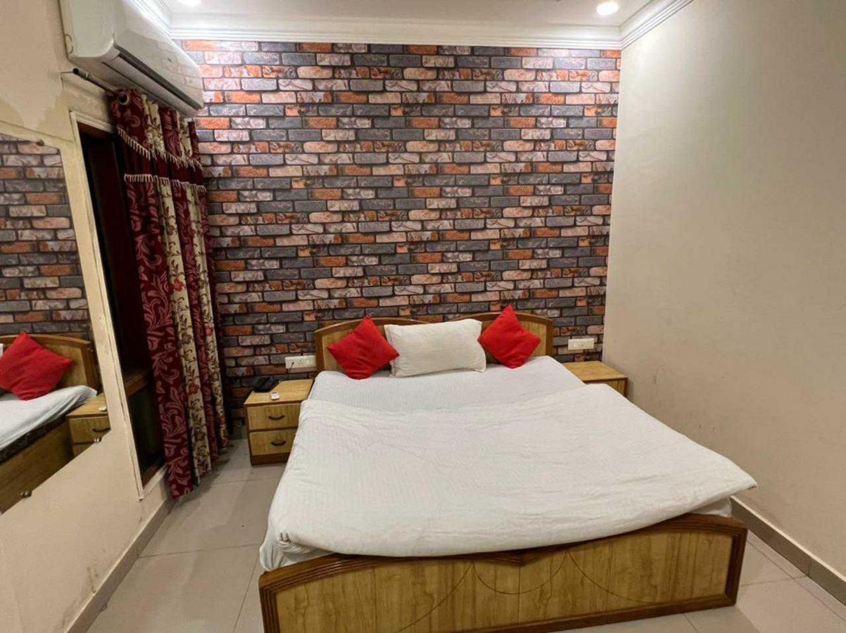 Hotel Anand Amritszár Kültér fotó