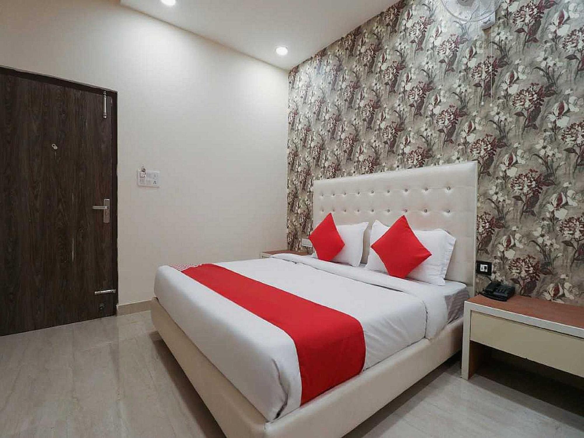 Hotel Anand Amritszár Kültér fotó